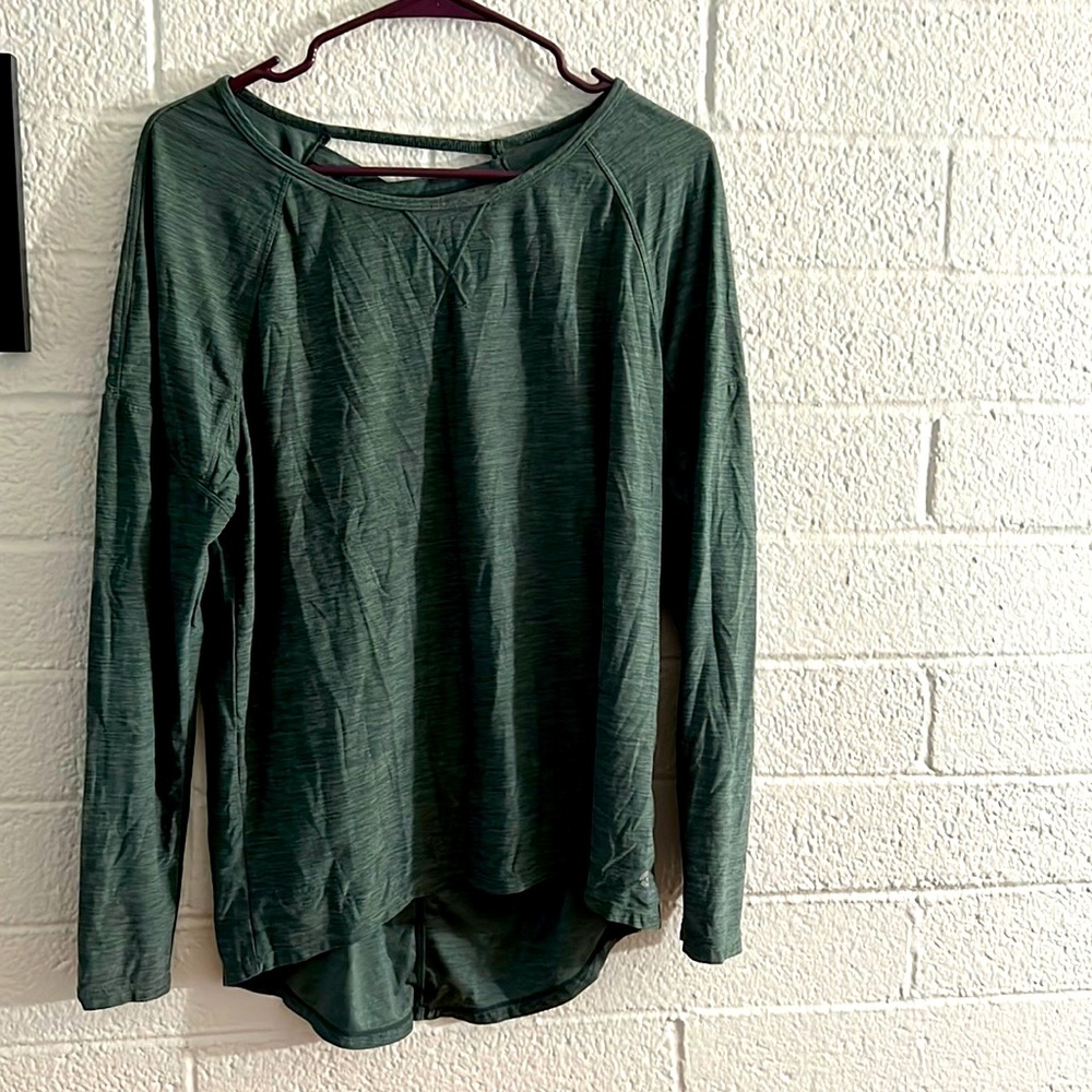 Long sleeve yoga shirt